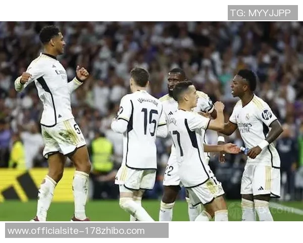 拜仁与皇马阵容对比分析两队明星球员与战术布局的深度解析 拜仁与皇马阵容对比分析两队明星球员与战术布局的深度解析